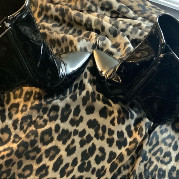 Jessica Simpson Lyren Bootie - Picture 3 of 10